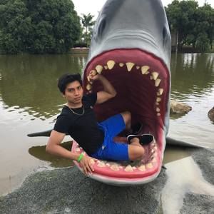 Meet your Posher, Sandro